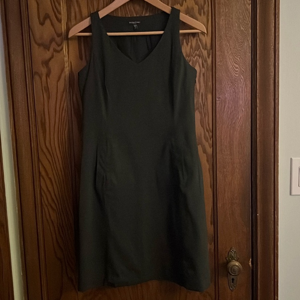 Eileen Fisher fully lined linen dress with pockets 35" length with front pockets